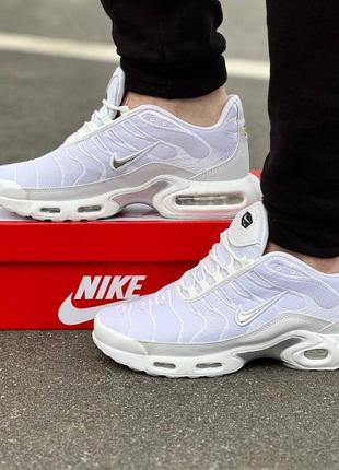 Кросівки nike air max tn: ікона комфорту та стилю