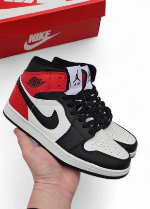 Кроссовки nike air jordan 1 retro белые с черным красным