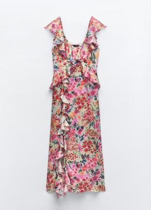 Шикарное платье с воланами и цветочным принтом3 фото