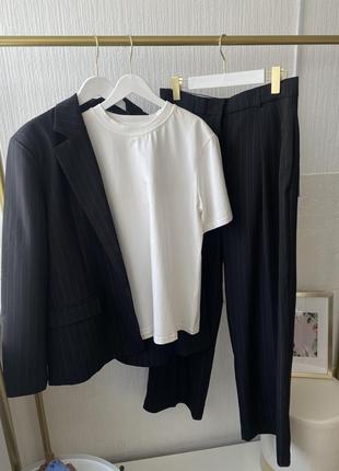 Стильный и современный костюм