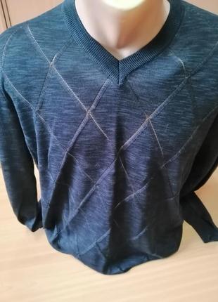 Свитер тоненький, современный, 100% cotton. размер l