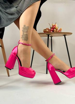 Туфли розовые на каблуке8 фото