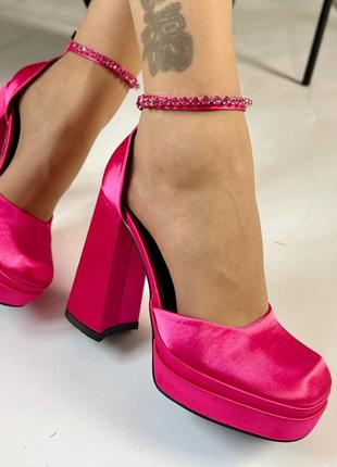 Туфли розовые на каблуке6 фото