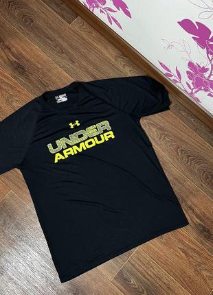 Тренировочная футболка under armour