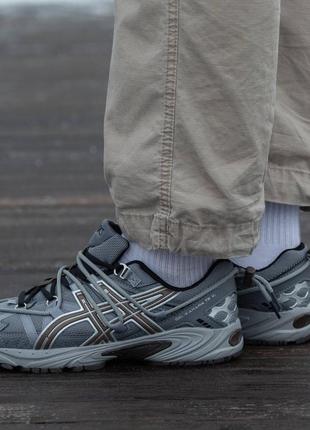 Мужские кроссовки серые с коричневым в стиле asics gel-kahana trail v2 grey\brown