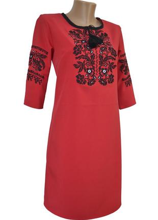 Красное вышитое платье с орнаментом2 фото
