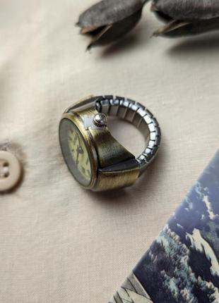 Часы на палец кольцо под винтаж медь кварц часики резинка4 фото