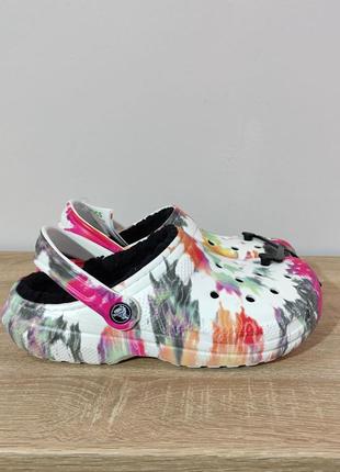 Крокси crocs lined  tie dye clog black/multi1 фото