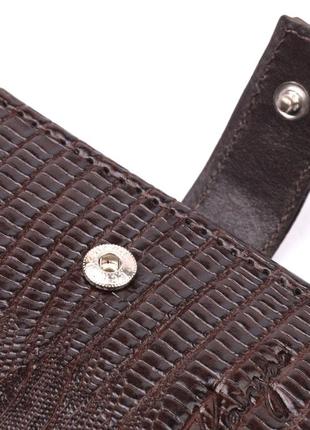 Вместительный вертикальный мужской кошелек из фактурной кожи karya 20991 коричневый3 фото