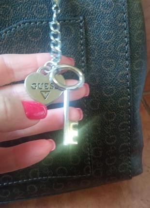 Продам новую оригинальную сумочку от guess
