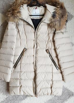 Пухова куртка moncler