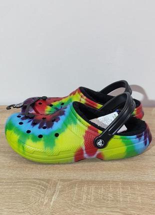 Крокси crocs lined  tie dye clog 
multi-rayures/noir2 фото