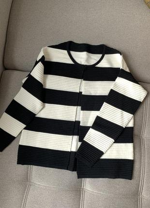 Жіночий светр