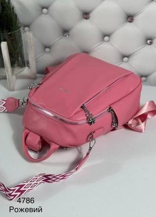Рожевий рюкзак з екошкіри5 фото