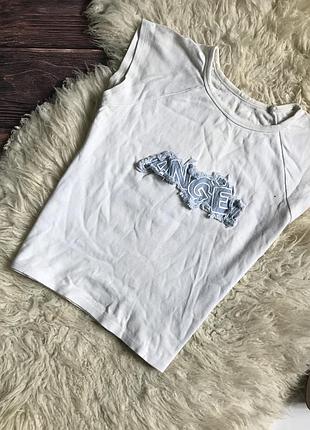 Футболка з нашивкою