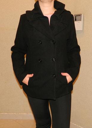 Р. 44-46/s-m пальто чёрное женское демисезонное с присобранным объемным воротником5 фото
