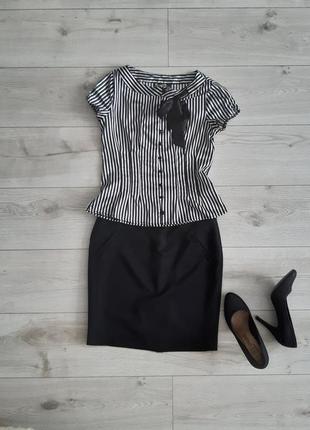 Блуза в чорно-білу полоску