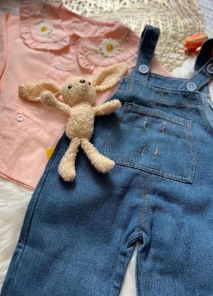 Детский костюм блузка + комбинезон + игрушка6 фото