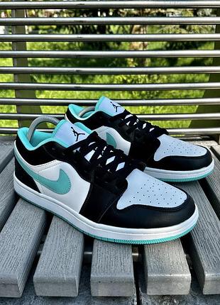 Продам кроссовки nike