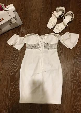 Белоснежное оригинальное и необычно красивое летнее платье сетка с завязками9 фото
