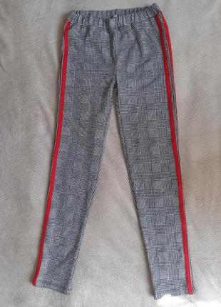 Лосини з лампасами на дівчинку, нові, 146-152 см, виробник туреччина, якість відмінна, заміри на останньому фото.