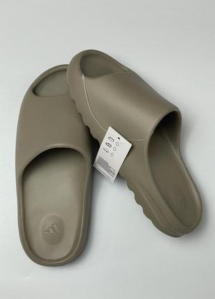 Тапки adidas yeezy