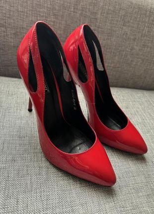 Туфлі човники/ колір червоний- феррарі/ натуральна шкіра/ бренд basconi