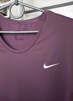 Красивая модная женская футболка для спорта зала найк nike оригинал размер l 16/18 48/505 фото