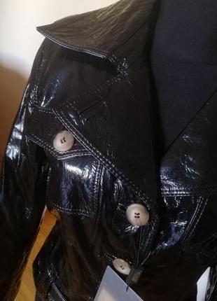 Черная куртка из натуральной лакированной кожи, l, новая3 фото