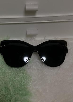 Сонцезахисні окуляри жіночі1 фото