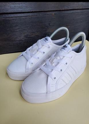 Білі кросівки adidas nizza 18,5см