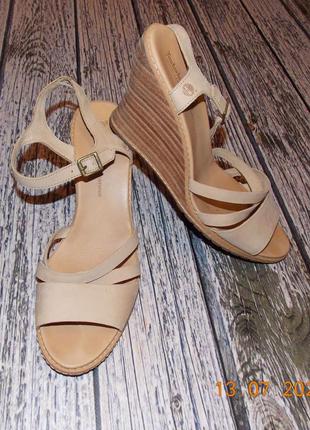 Кожаные босоножки timberland для девушки, размер 39