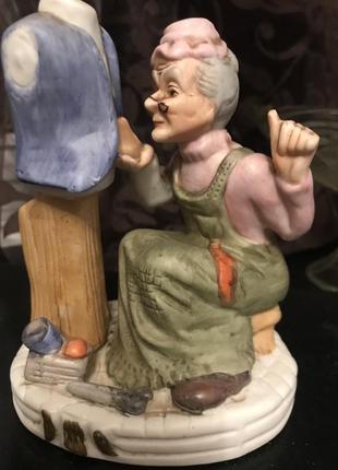 Порцелянова статуетка портніха-шва стара англія