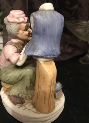 Порцелянова статуетка портніха-шва стара англія