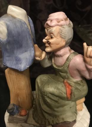 Порцелянова статуетка портніха-шва стара англія