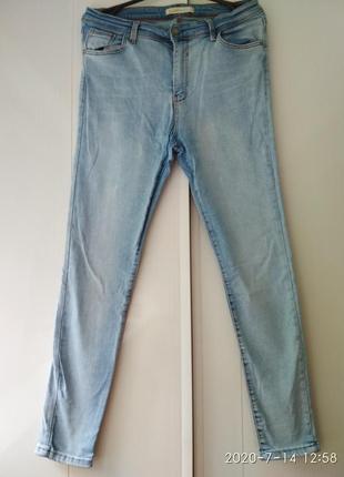 Голубые джинсы