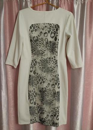Біле трикотажне плаття з леопардовим принтом2 фото