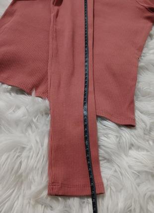Рожевий пудровий реглан в рубчик з відкритими плечиками7 фото