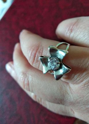 Серебрянное кольцо размер 18,5