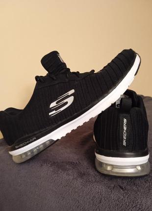 Skechers