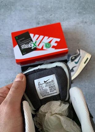 Nike 4
