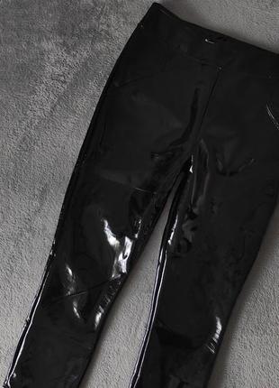 Очень классные лаковые стильные черные брюки на замотках topshop2 фото