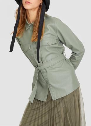 Рубашка женская из искусственной кожи с поясом в стиле zara. куртка для женщин (оливковая)1 фото