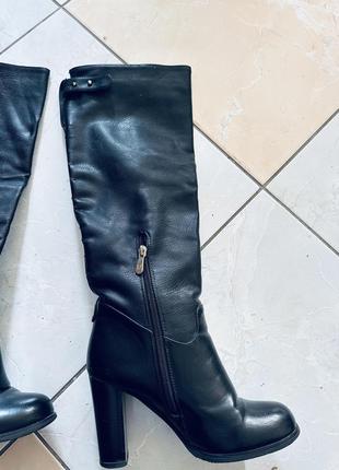 Чоботи жіночі на підборах зимові