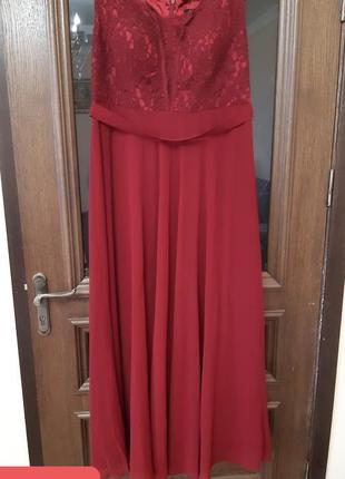 Платье вечернее для женщин 50-52 размер,стан идеально