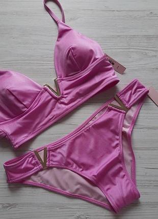 Розовый купальник с топом мягкая чашка victoria's secret р.м блестящий золотой с переплетениями1 фото