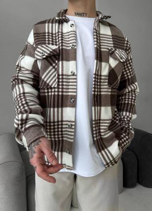Мужская теплая оверсайз рубашка полар в темно коричневом белом цвете качественного материала, стильная и удобная рубашка на каждый день4 фото