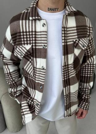Мужская теплая оверсайз рубашка полар в темно коричневом белом цвете качественного материала, стильная и удобная рубашка на каждый день6 фото