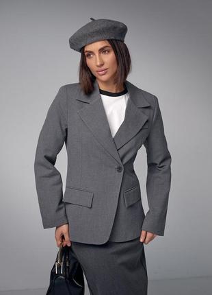 Женский однобортный пиджак приталенного кроя серый графит