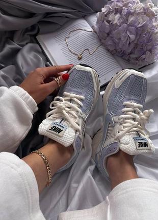 Шикарные женские кроссовки nike zoom vomero 5 lavender сиреневые с бежевым5 фото